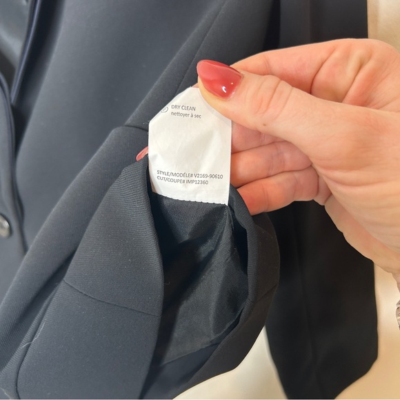 Vince Black Single Button Blazer Size 4 Navy Detail - Picture 8 of 8